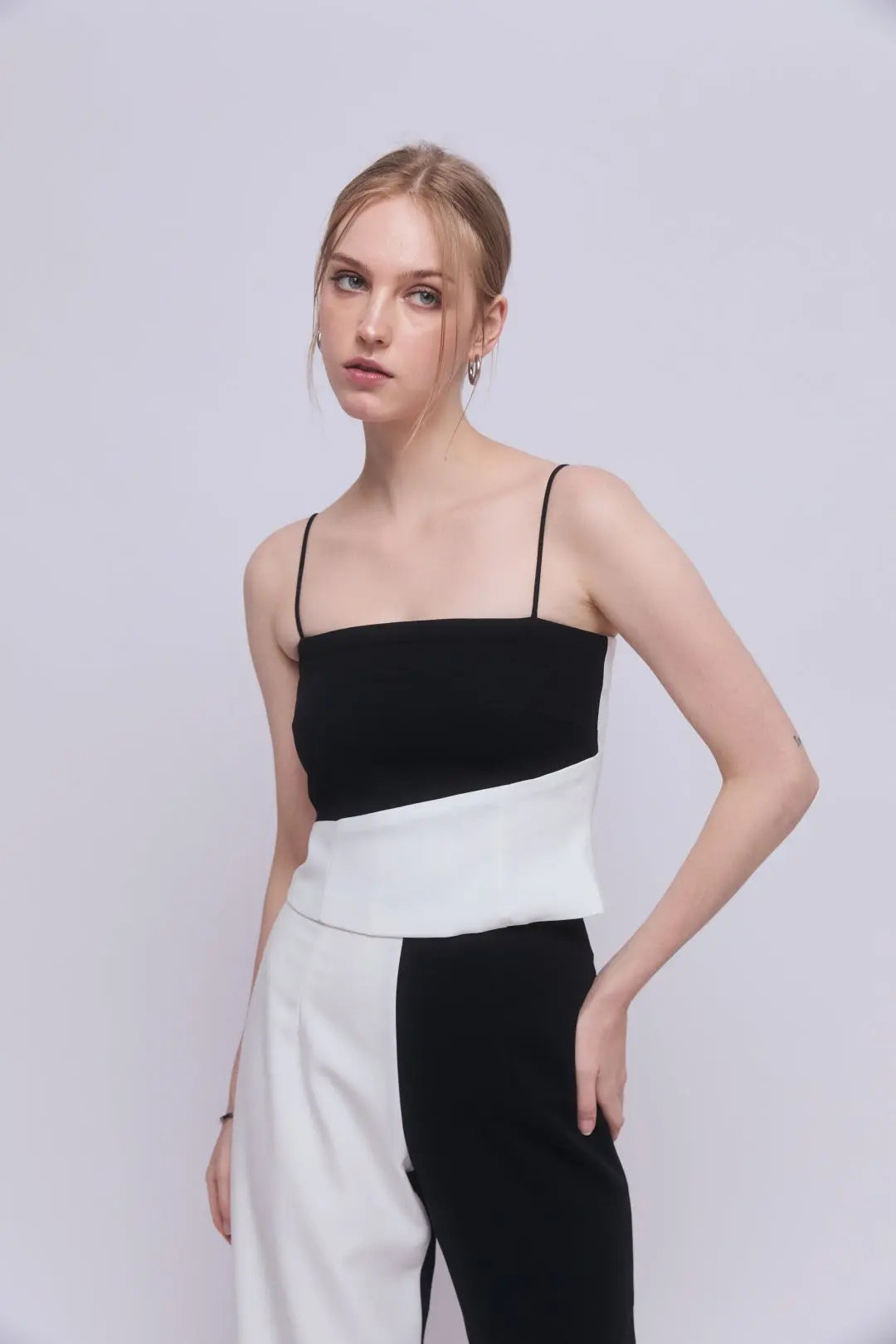 Monique 2018 Group Co.Ltd